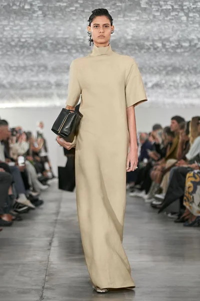 Look 39
